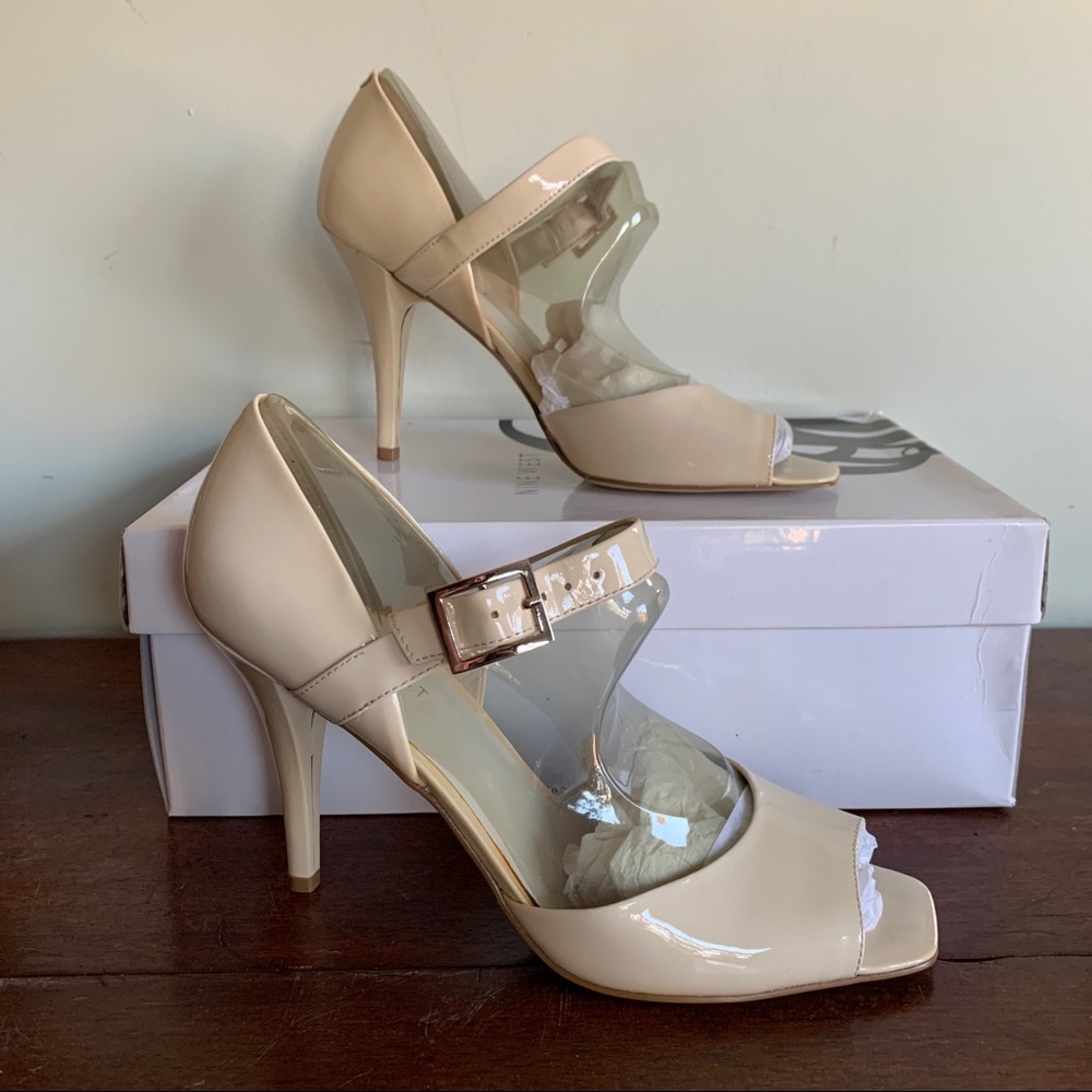 Nine West Lex Tan Patent Leather Square Toe Heels B-88